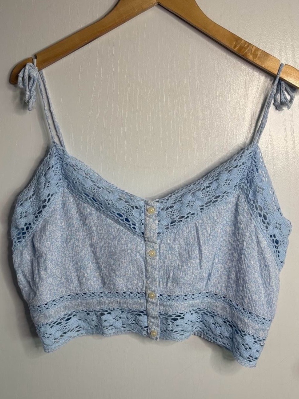 American Eagle Outfitters Light Blue Lace-Trim Button Crop Cami